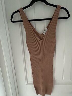 Babaton Aritzia Sculpt Knit Deep V Dress